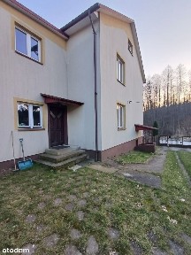 Wynajmę dom piętrowy z garażem lub mieszkanie