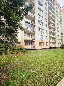 2 pokoje ul.1 Maja 8- 43m2 do remontu- parter- balkon
