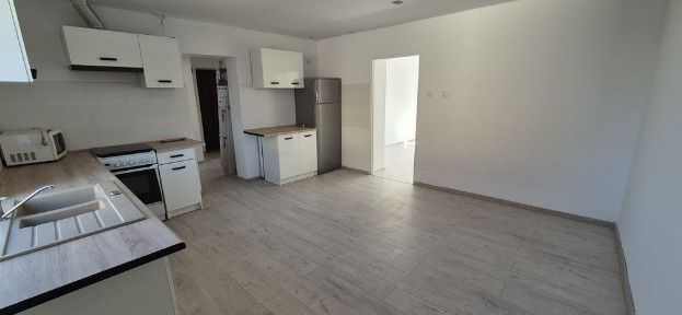 Mieszkanie 70m2 Łaziska Średnie kamienica parter