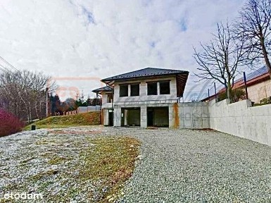 Dom parterowy z pełnym podpiwniczeniem - Dąbrowa.