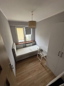 Wynajmę 3 pokoje, os. Bialostoczek, na pokoje bądź całe.