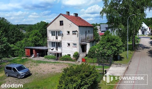 Piętrowy, dwurodzinny dom w mieście Biały Bór