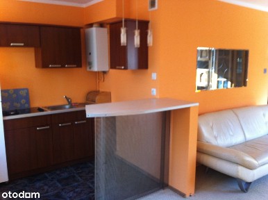 2-pokojowe mieszkanie w centrum (obecnie z najemcami do 31.01.2026)