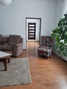 Ładne, przestronne mieszkanie na sprzedaż