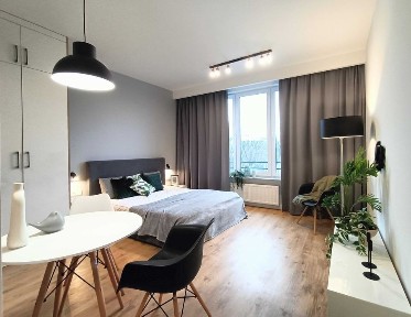 Klimatyzowane studio w apartamentowcu spacerem do Rondo Daszyńskiego