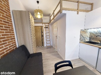 Całość 2500zł,AGH,Klimatyzacja,WIFI, centrum miasta, Galeria Krakowska