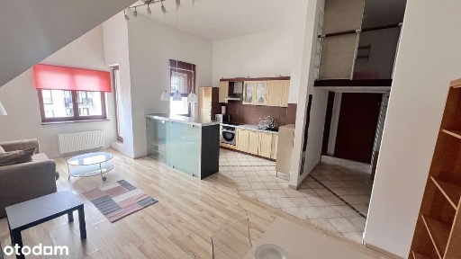 2 pok. + antresola w centrum. 5 min pieszo o Starego Rynku