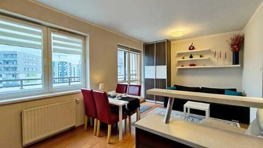 Komfortowa kawalerka z balkonem i komórką lokatorską - Os. Piastów