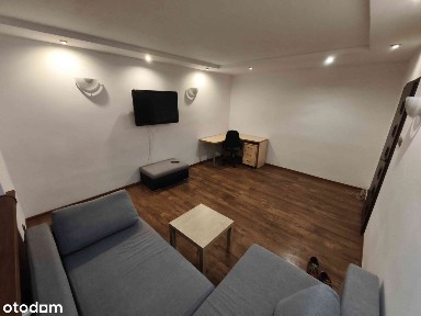 Przytulna kawalerka z osobną kuchnią