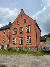 Dom do remontu, szkoła