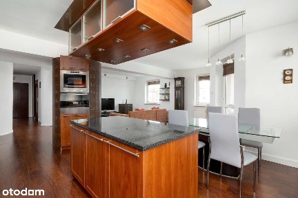 Apartament w świetnej lokalizacji, blisko Centrum, 3/4 pokoje.