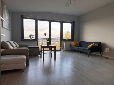 Kawalerka z balkonem i pięknym widokiem.