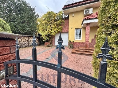 Jenin - dom z ogrodem zimowym