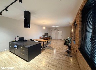 Nietuzinkowe przestronne mieszkanie u podnóża gór!