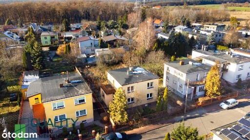 Trzykondygnacyjny Dom Blisko Centrum - Owińska