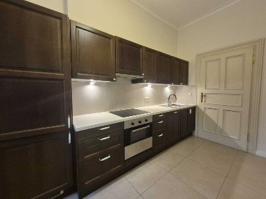 Ul. Nowowiejska, po remoncie, okolica Parku Tołpy