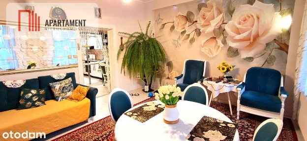 Dom z dużym budynkiem gospodarczym