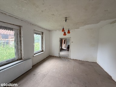 Przestronny dom z garażem i dużą działką