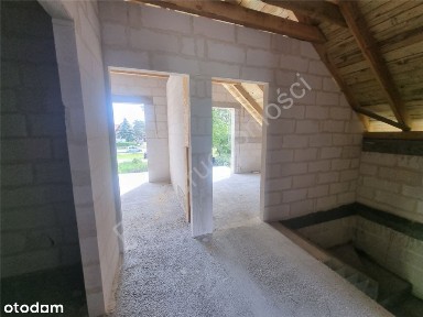 Otrębusy, media, blisko Wkd