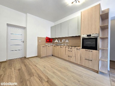 3-pokojowe mieszkanie z widokiem na skwer!