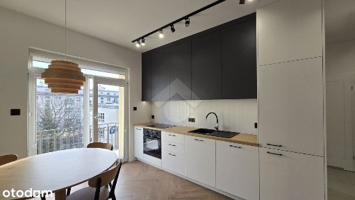 Jasne trzypokojowe mieszkanie po remoncie