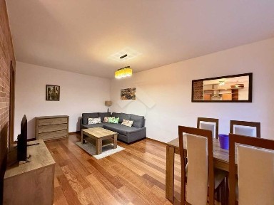 3pokoje,balkon,budynek 2000r.,blisko przystanek tramwajowy, autobus