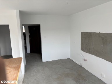 Sprzedam przestronne 2'pok. mieszkanie z balkonem