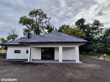 Nowy Dom Parterowy w Komorowie, ul. Legionowa / Sucharskiego