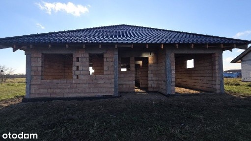 Dom W Uroczym Białczu Na Małym Osiedlu