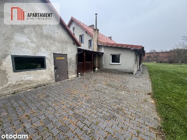 Dom po remoncie na dużej działce w cichej okolicy