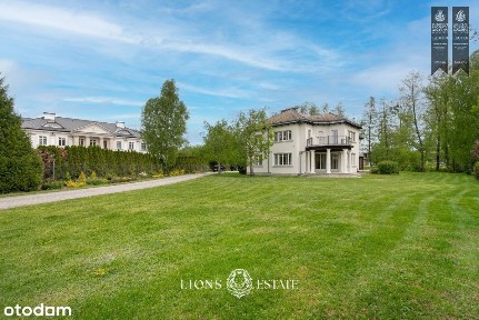Ekskluzywna rezydencja z dużą działką w Konstancin