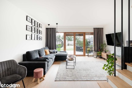 Bliźniak w sąsiedztwie lasu