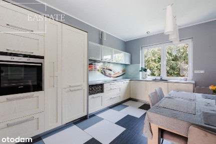 Dwupoziomowy apartament ze słonecznymi tarasami