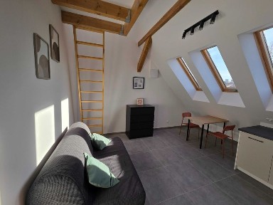 BEZPOSREDNIO Przytulna kawalerka z antresolą REZERWACJA