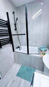 Mieszkanie 4 pokoje I linia metro