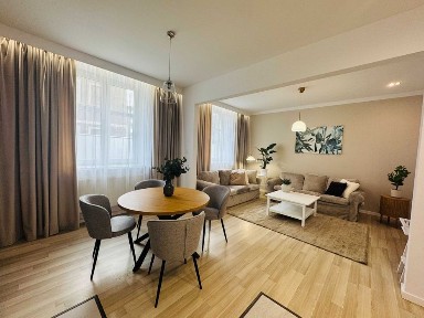 Koło Wawelu ! SALWATOR ! Po remoncie, NOWE !