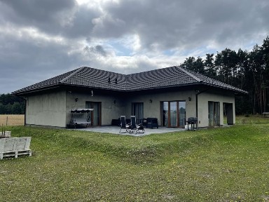 Dom jednorodzinny 192m², działka pow. 6000 m²