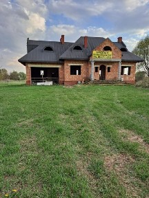 Sprzedom dom w surowym stanie z dużą działką