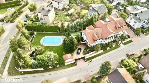 Luksusowy dom na sprzedaż z basenem