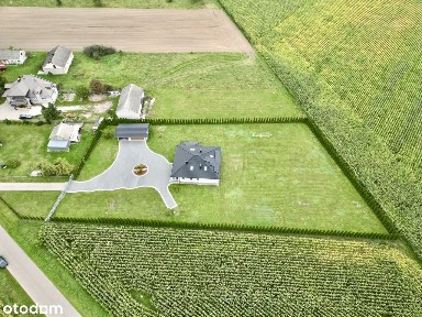 Nowoczesny Dom z dużą, zadbaną działką w Rzężawach