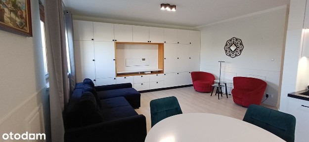 Przestronne 3-pokojowe mieszkanie, z wyposażeniem.