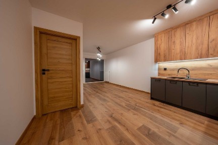 wynajmę mieszkanie 2-pokojowe z garażem w parku przy szpitalu