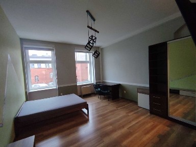 Duża kawalerka w centrum (koło Bramy Portowej) po remoncie