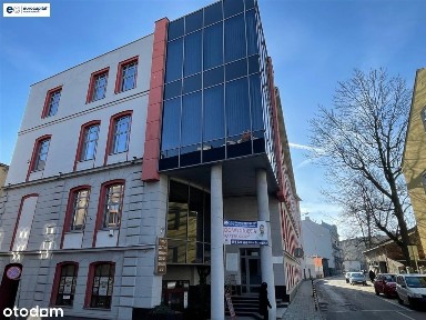 Lokal handlowo-usługowy na parterze w Centrum!