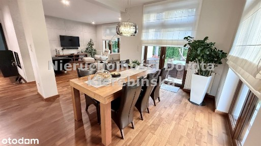 Dom wolnostojący na osiedlu zamkniętym.