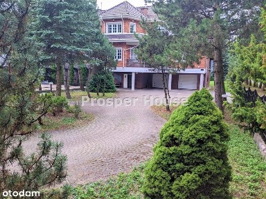 Duży Piękny Dom Pod Usługi