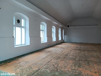 Nowy Sącz, ul. Kolejowa 27 - 328,32 m2 bud. handlowo sportowy „łaźnia”