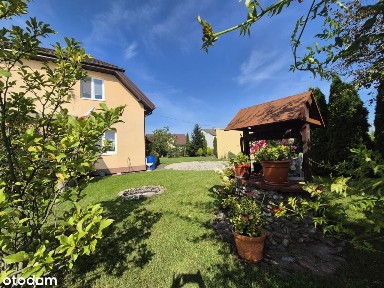 Atrakcyjny dom z dwoma przestronnymi mieszkaniami