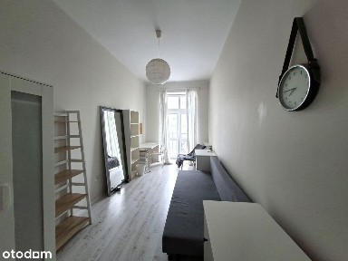 Przestronne mieszkanie w kamienicy z balkonem