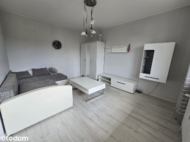 Przytulna kawalerka z balkonem - umeblowana